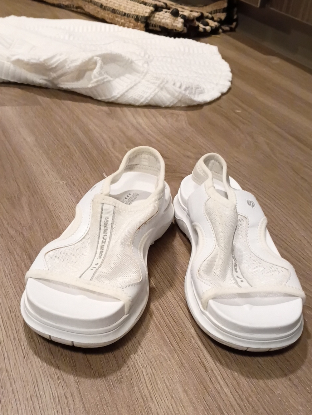 Skechers Arch Fit 2.0 Flawless Choice Sandals White Size 7